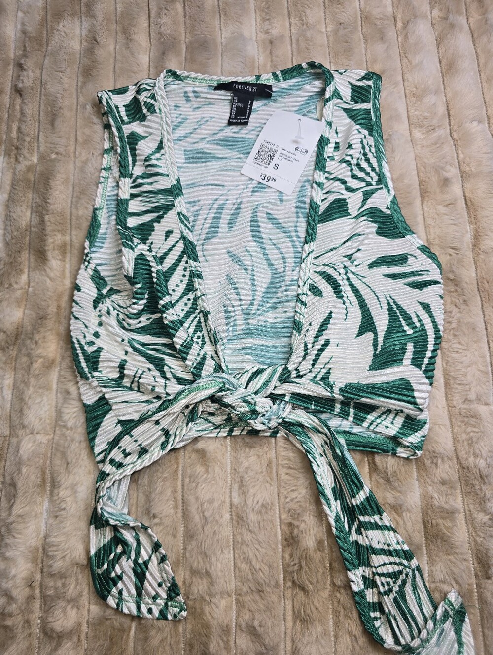 Forever 21 Green and White Tie-Front Palm Print Crop Top